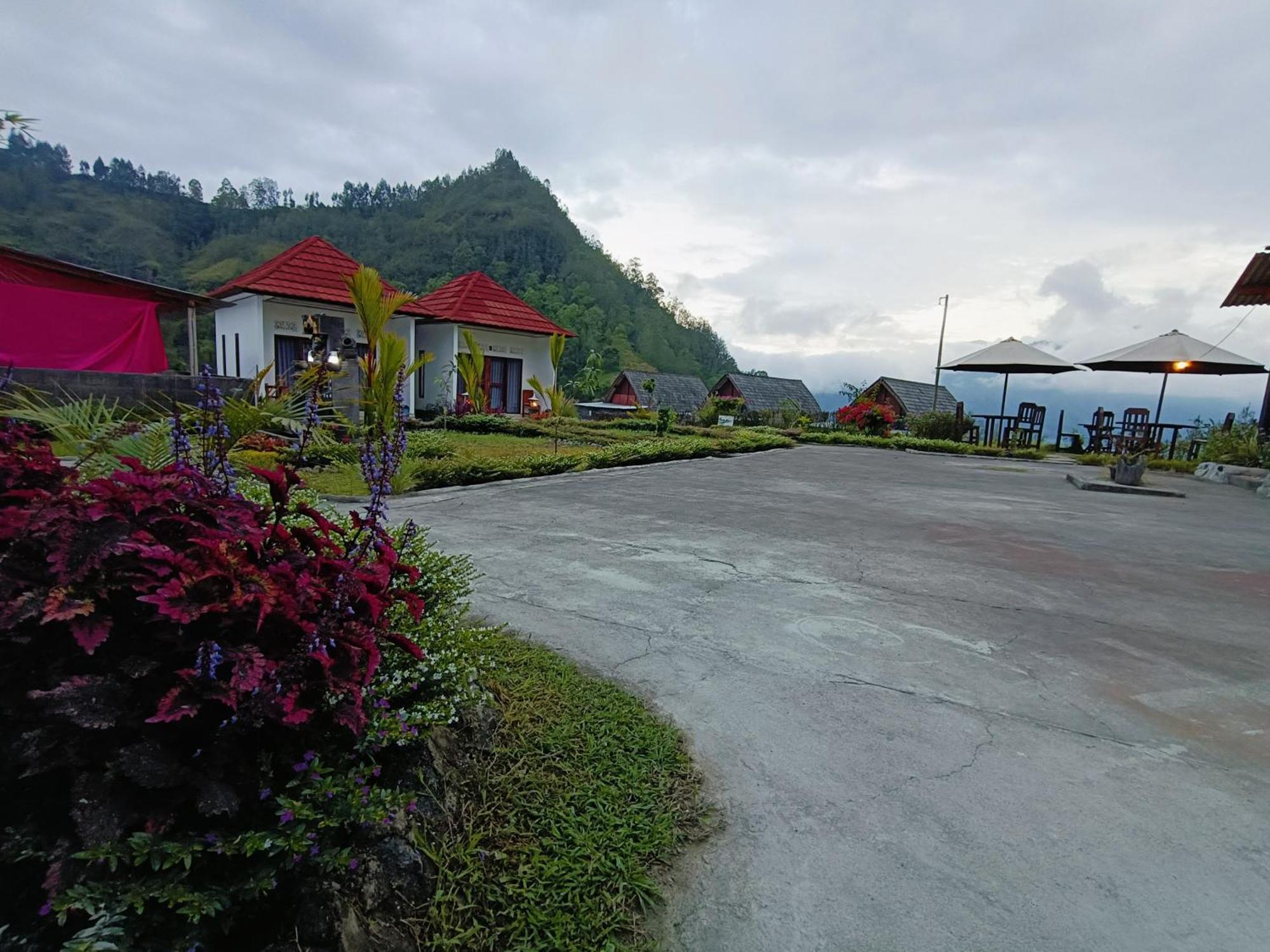 Bali Cottages Lake View Кинтамани Экстерьер фото