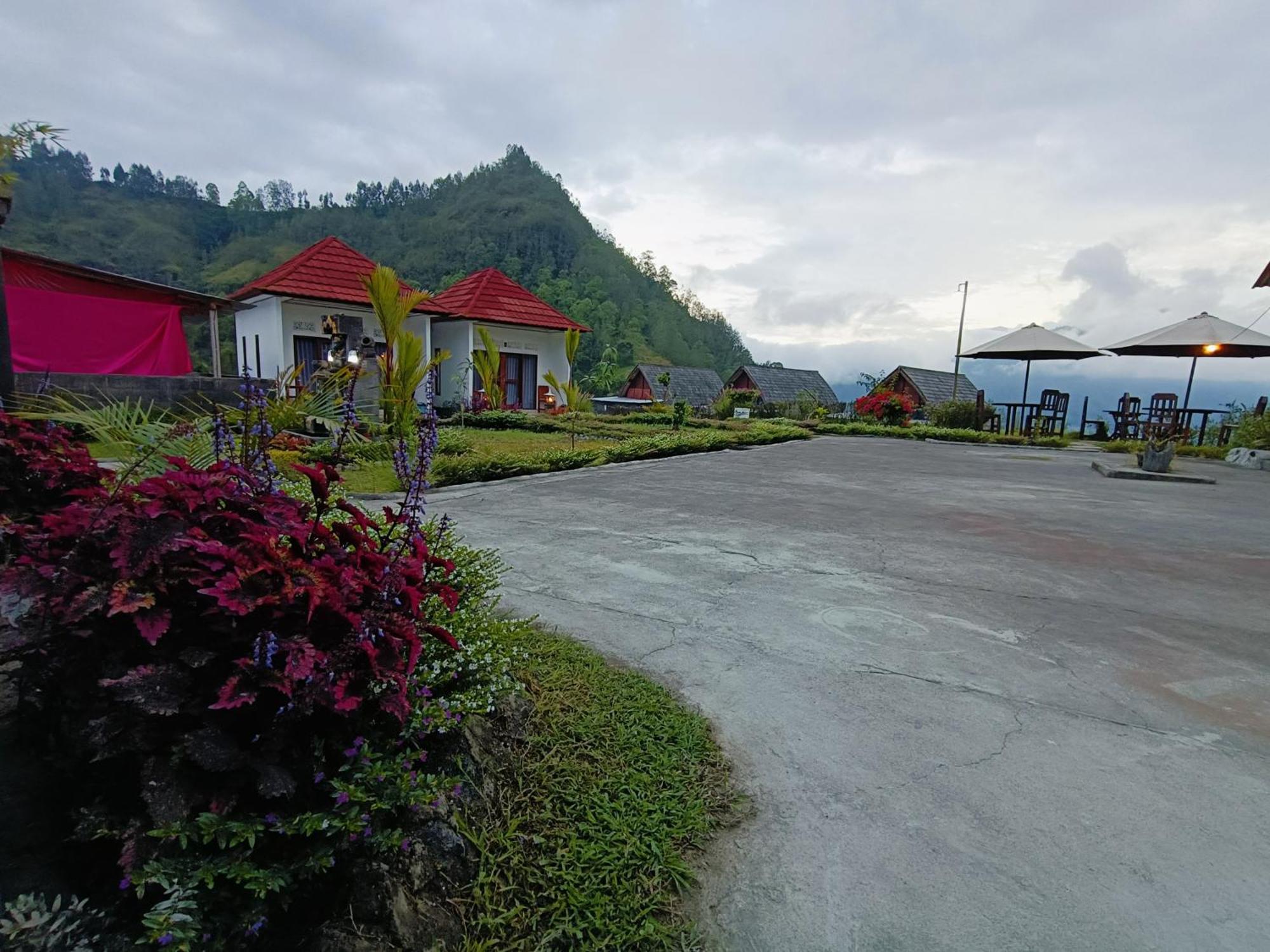 Bali Cottages Lake View Кинтамани Экстерьер фото